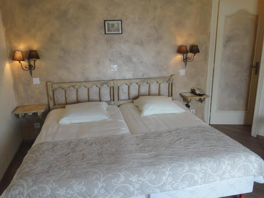 Logis Hotel Restaurant Planes Saillagouse Bagian luar foto