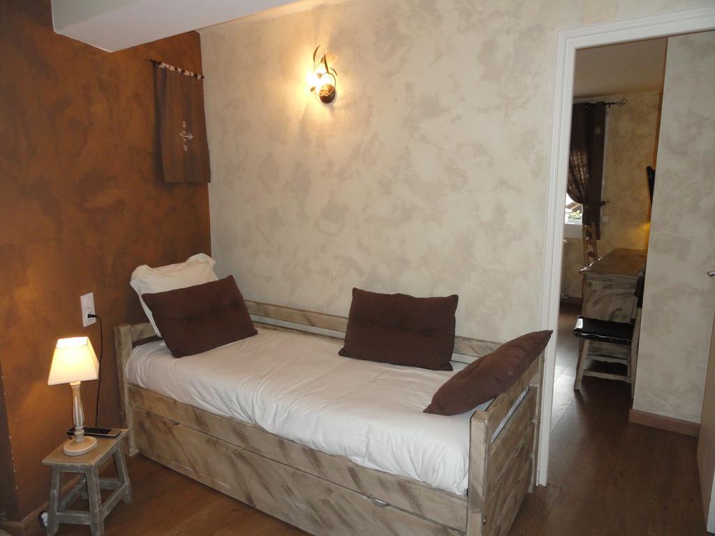 Logis Hotel Restaurant Planes Saillagouse Bagian luar foto
